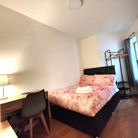 Liverpool City Centre Private Rooms Including Smart Tvs - With Shared Bathroom Exteriör bild