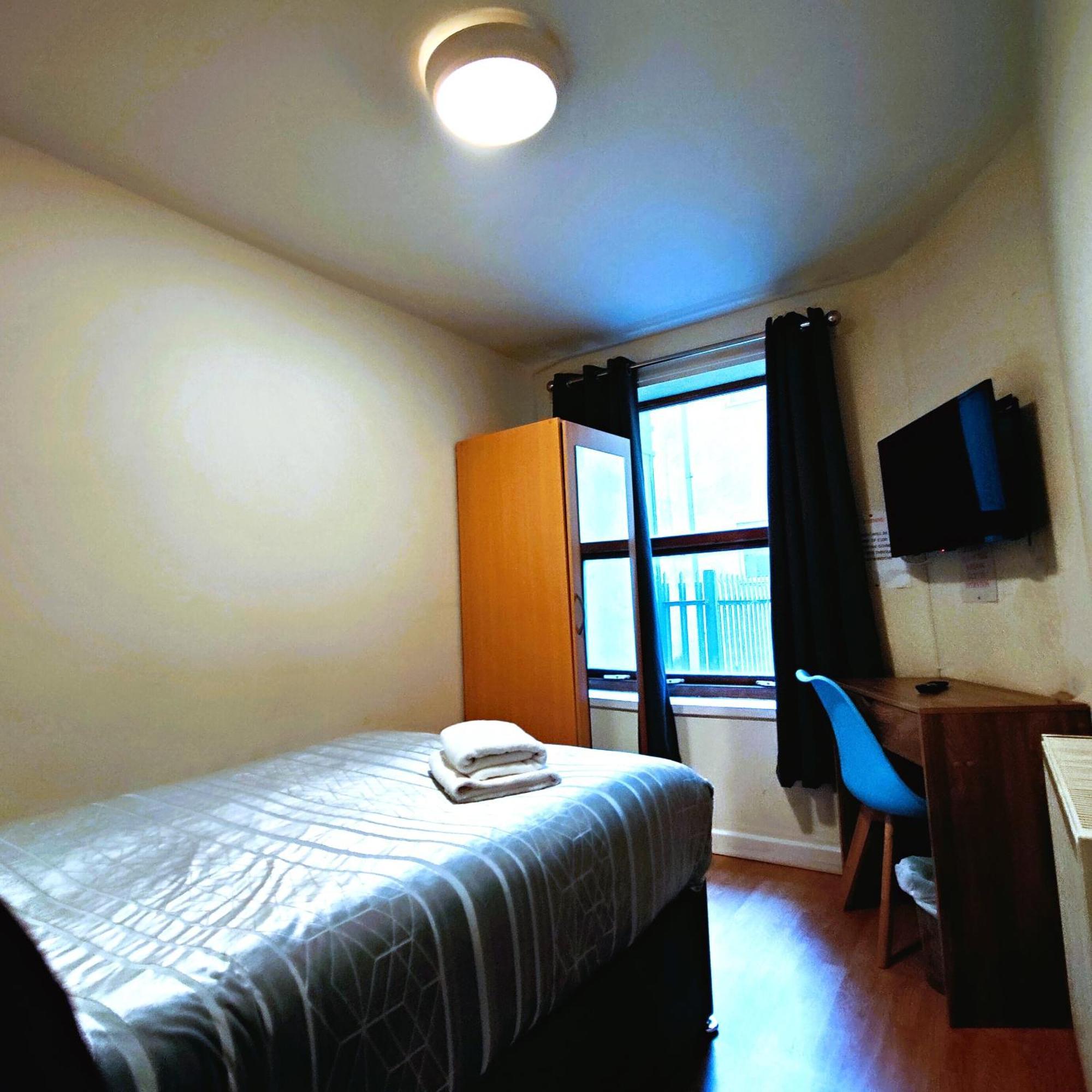 Liverpool City Centre Private Rooms Including Smart Tvs - With Shared Bathroom Exteriör bild