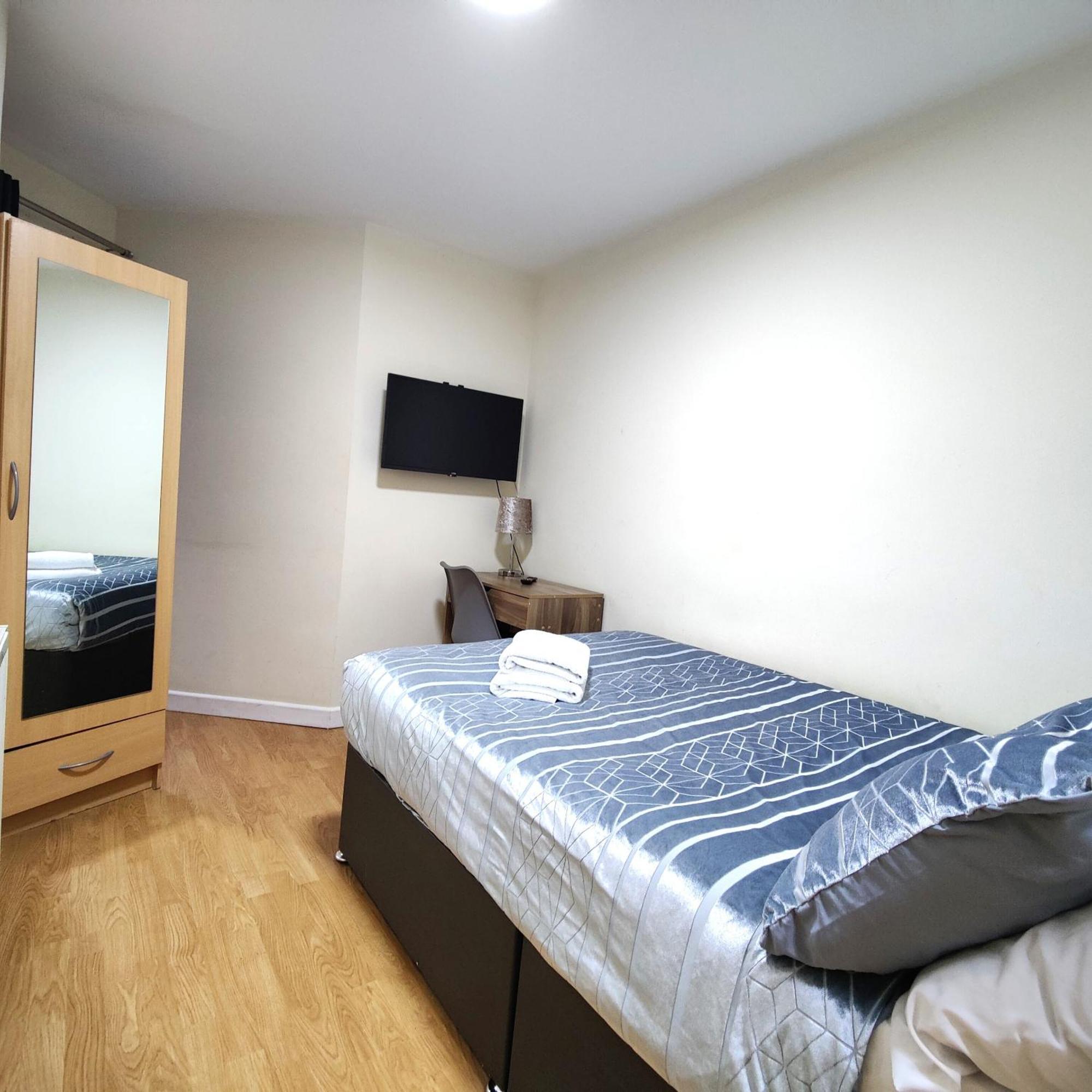 Liverpool City Centre Private Rooms Including Smart Tvs - With Shared Bathroom Exteriör bild