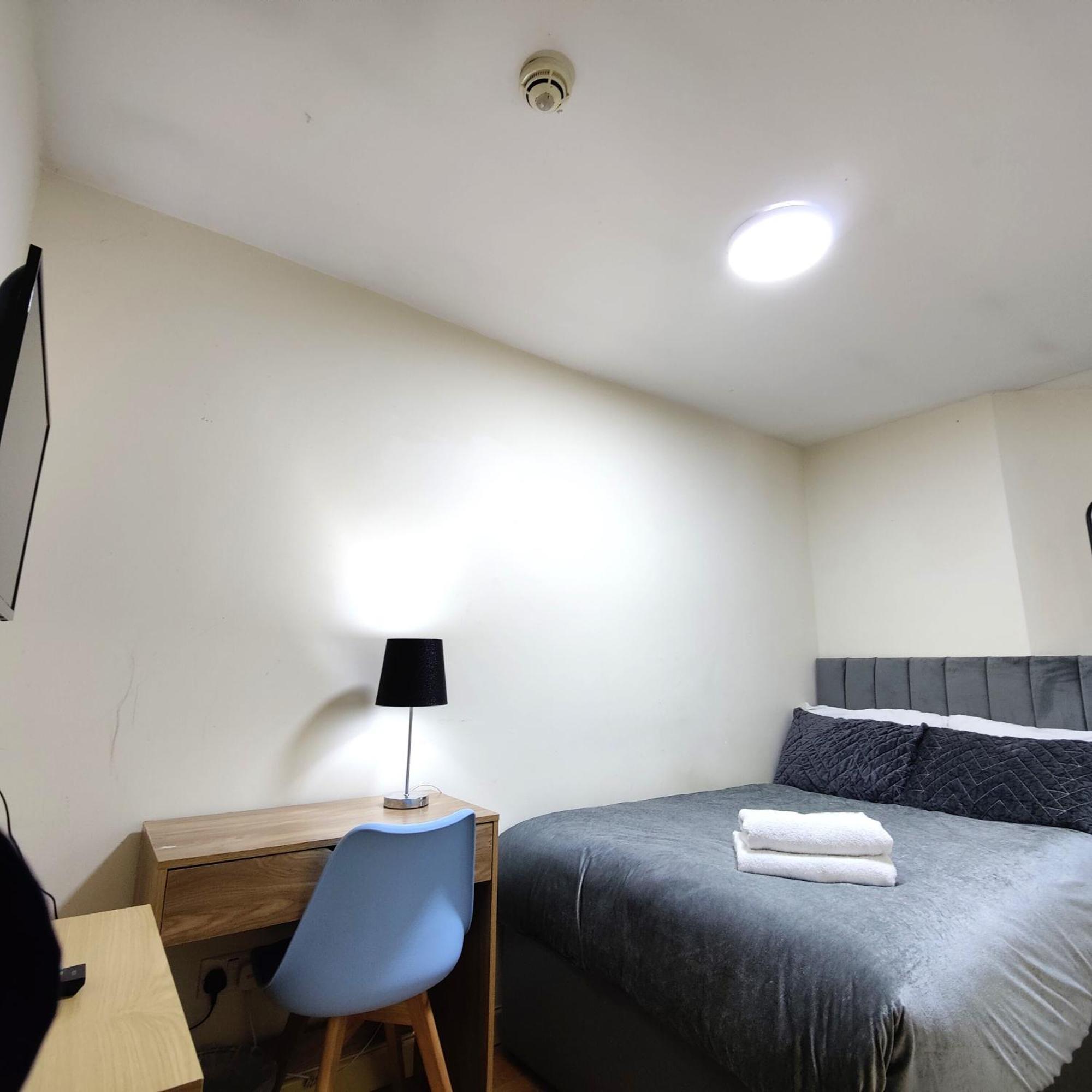 Liverpool City Centre Private Rooms Including Smart Tvs - With Shared Bathroom Exteriör bild